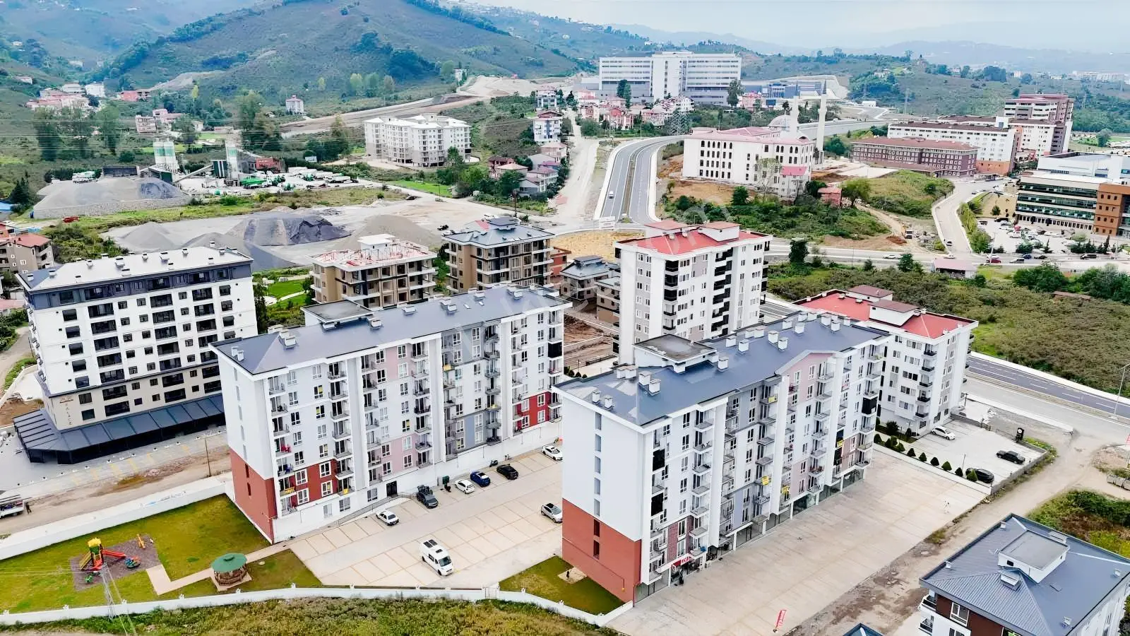 Ersin Çağlar'Dan Satılık 1+1 Site İskanlı Daire
