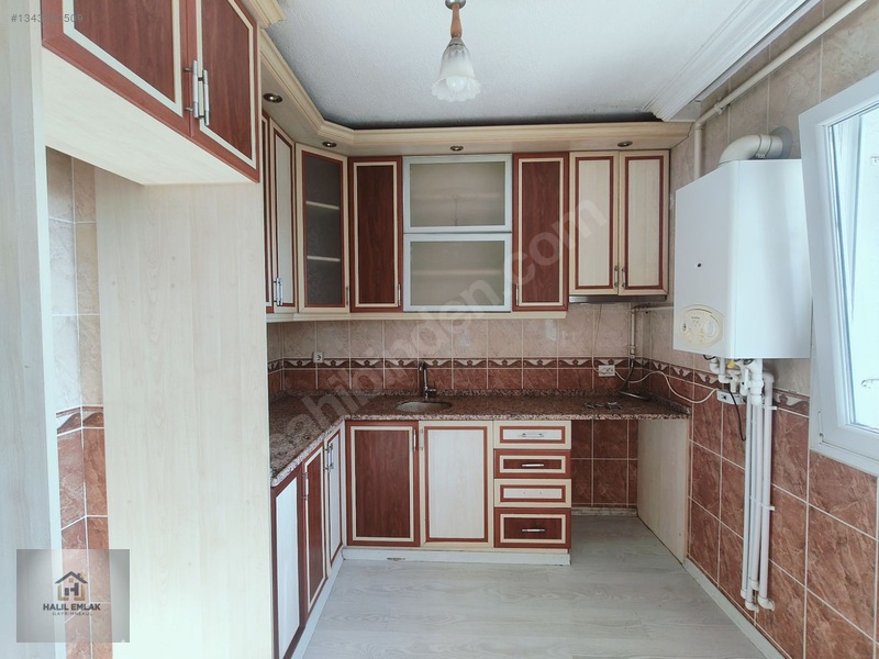 Halil Emlak'tan Boyalı Tertemiz 3+1 100 M2 30.000 Tl — fotoğraf 2