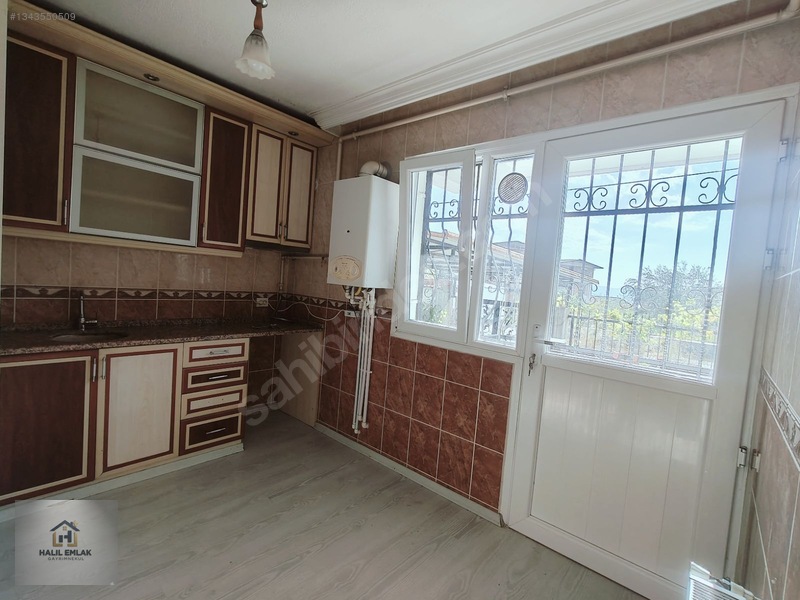 Halil Emlak'tan Boyalı Tertemiz 3+1 100 M2 30.000 Tl — fotoğraf 3