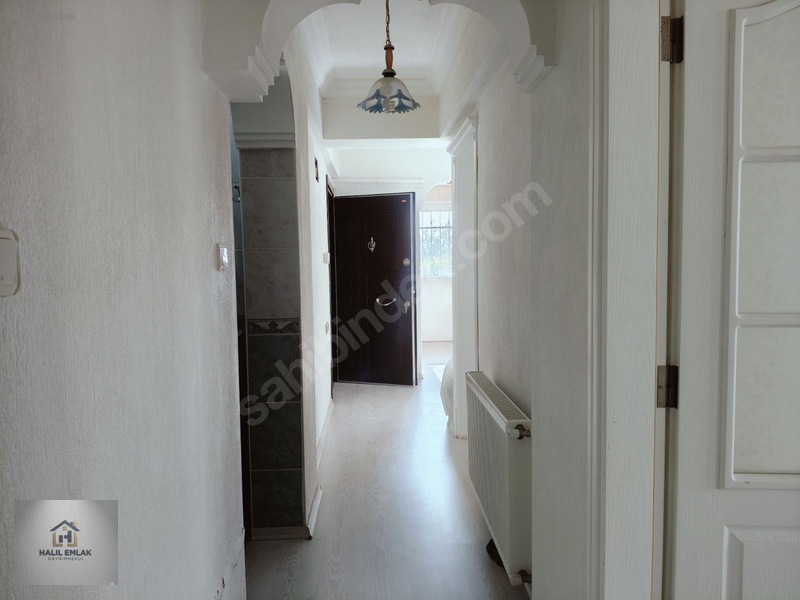 Halil Emlak'tan Boyalı Tertemiz 3+1 100 M2 30.000 Tl — fotoğraf 23