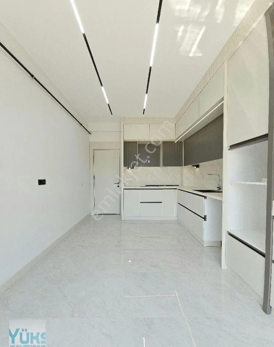 Denizli Karahasanlı Mahallesinde 3+1 170 M2 Ebeveyn Banyolu Lüks Satılık Dairele...