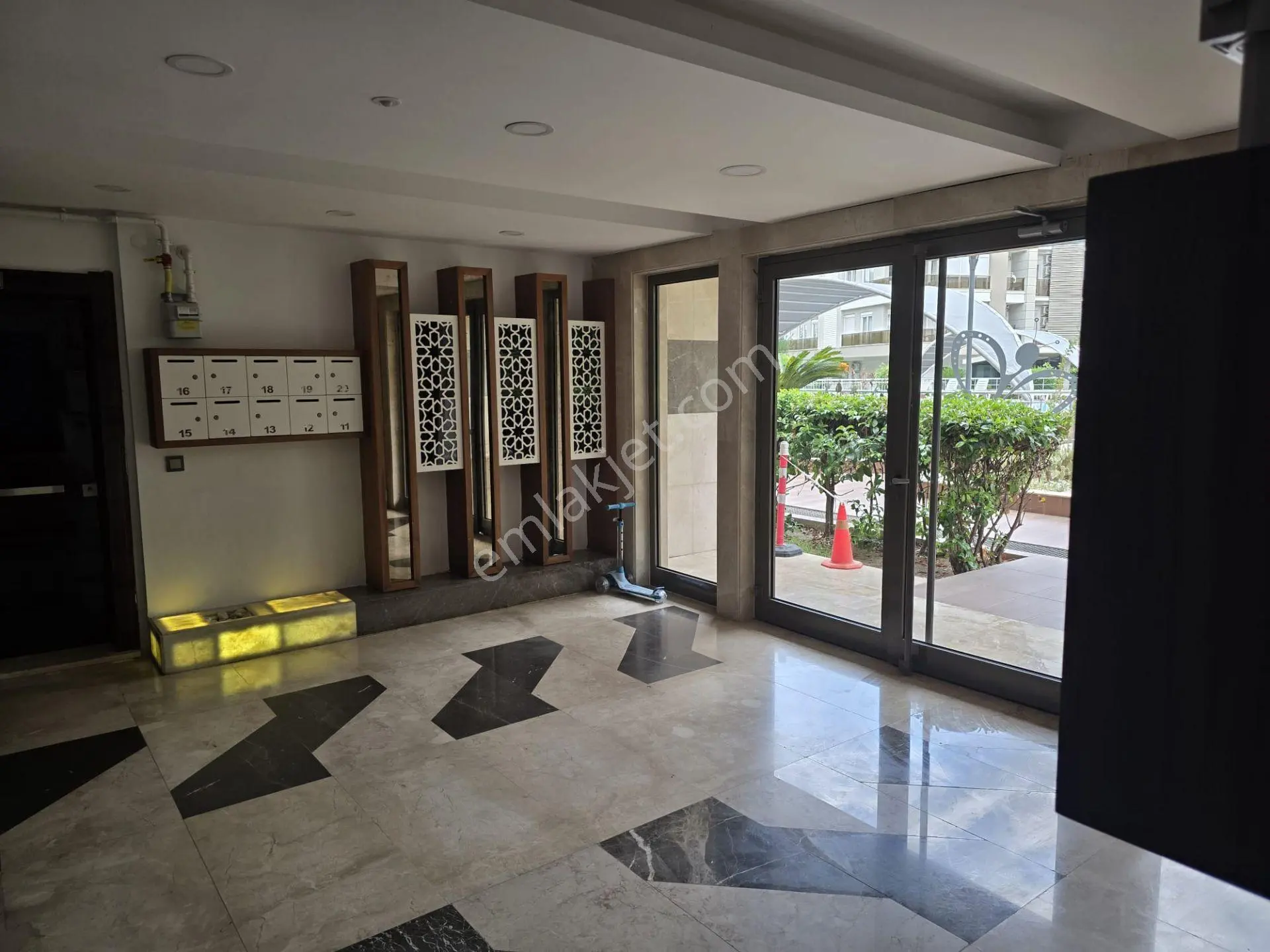 Konyaaltı Liman’da Ayrıcalıklı Konumda, Full Eşyalı, Bahçe Katı Satılık 2+1! — fotoğraf 3