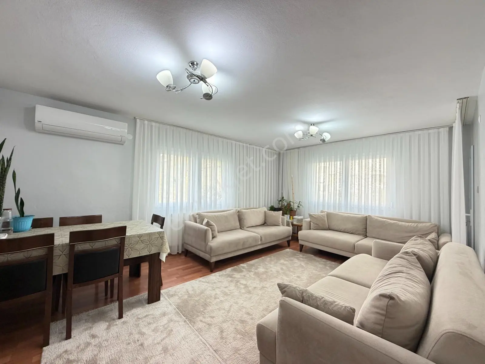 Bornova Evka 4 Mahallesi'nde Satılık 3+1 Daire Tadilatlı — fotoğraf 2