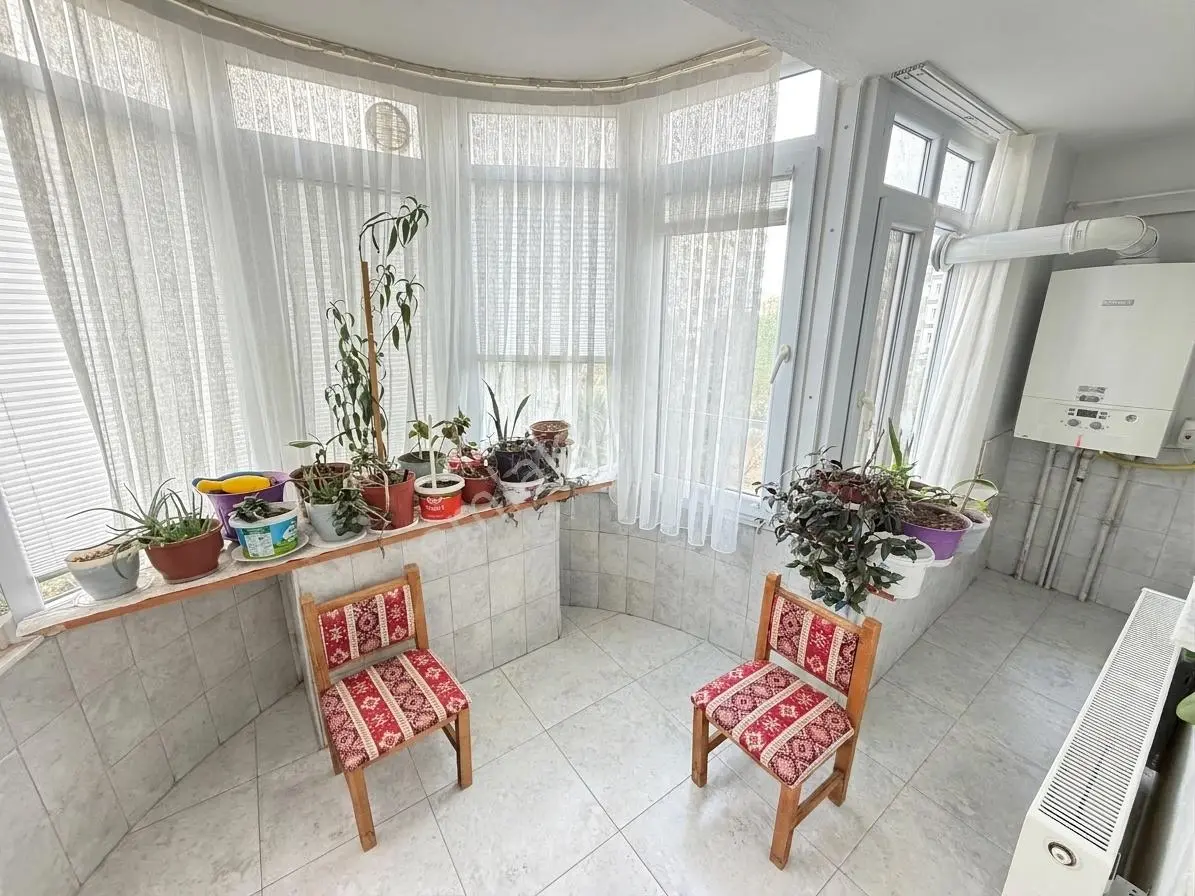 Bornova Evka 4 Mahallesi'nde Satılık 3+1 Daire Tadilatlı — fotoğraf 9