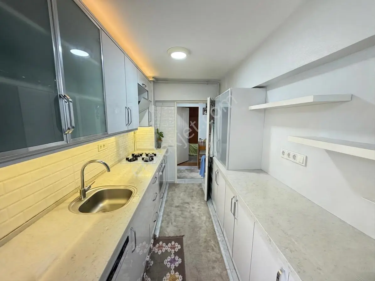 Bornova Evka 4 Mahallesi'nde Satılık 3+1 Daire Tadilatlı — fotoğraf 13