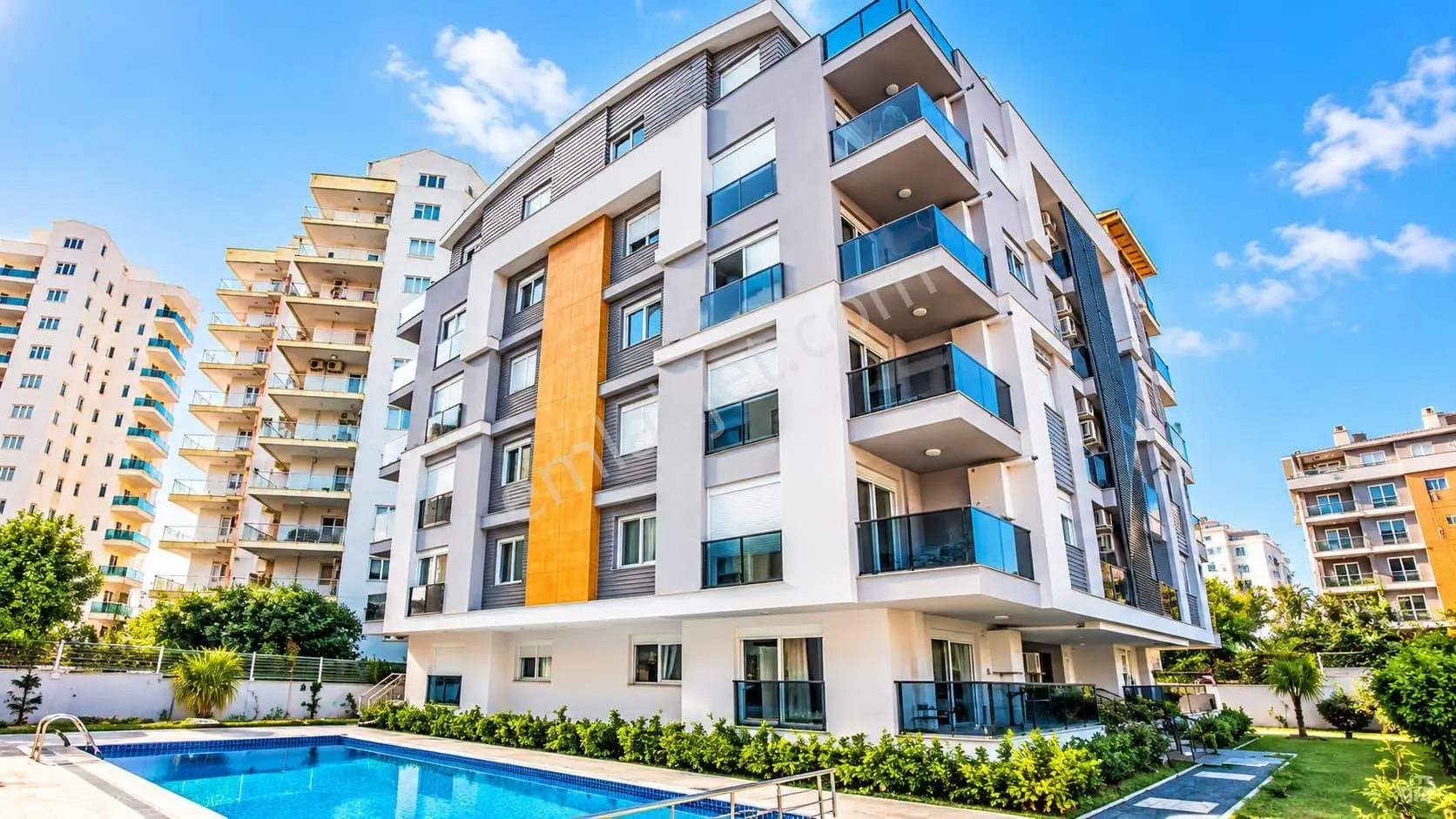 Konyaaltı Limand’Da Butik Lüks Sitede, Havuzlu Ve Full Eşyalı Satılık 2+1 Konfor...