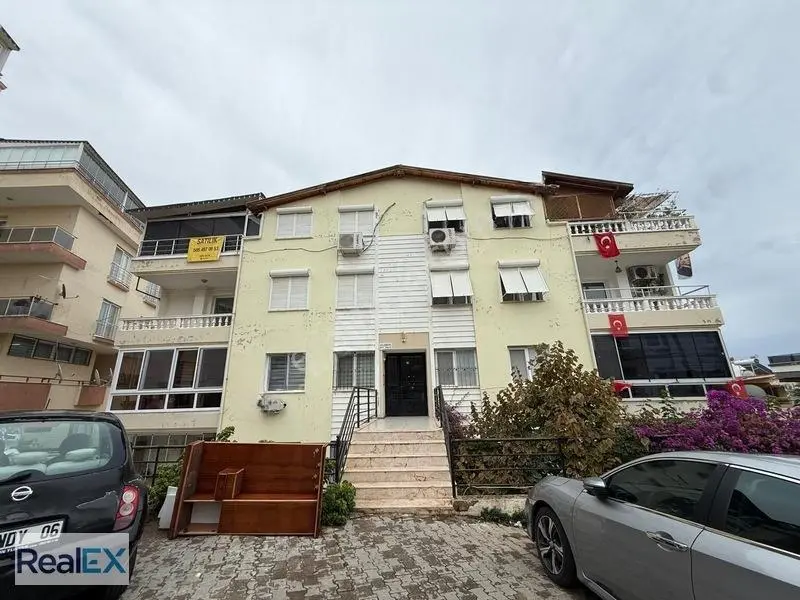 Çukuraltı Deniz Tarafında Temiz 2+1 Daire Fırsatı — fotoğraf 2