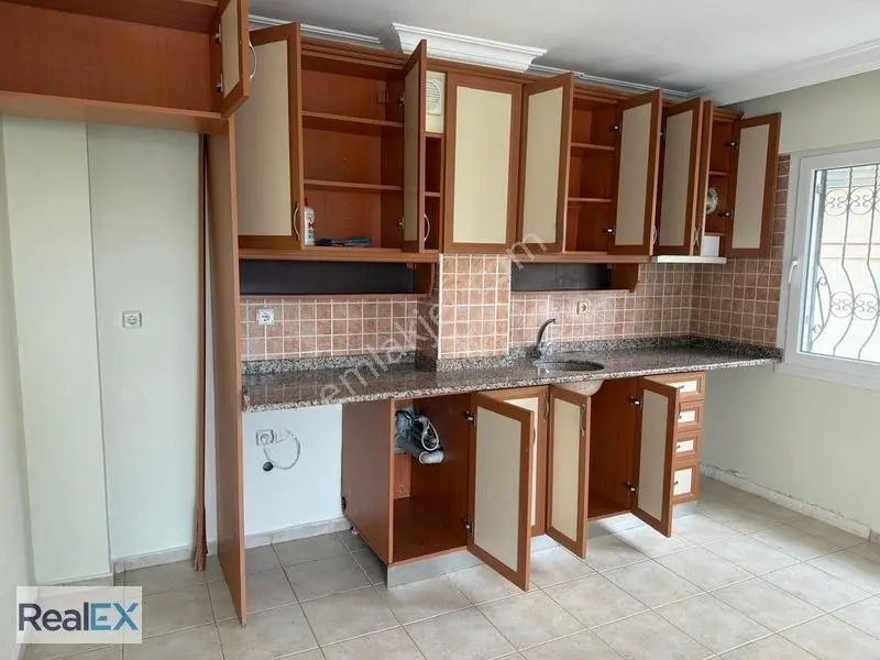 Çukuraltı Deniz Tarafında Temiz 2+1 Daire Fırsatı — fotoğraf 4