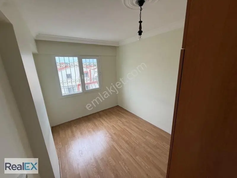 Çukuraltı Deniz Tarafında Temiz 2+1 Daire Fırsatı — fotoğraf 19