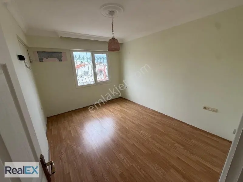 Çukuraltı Deniz Tarafında Temiz 2+1 Daire Fırsatı — fotoğraf 21