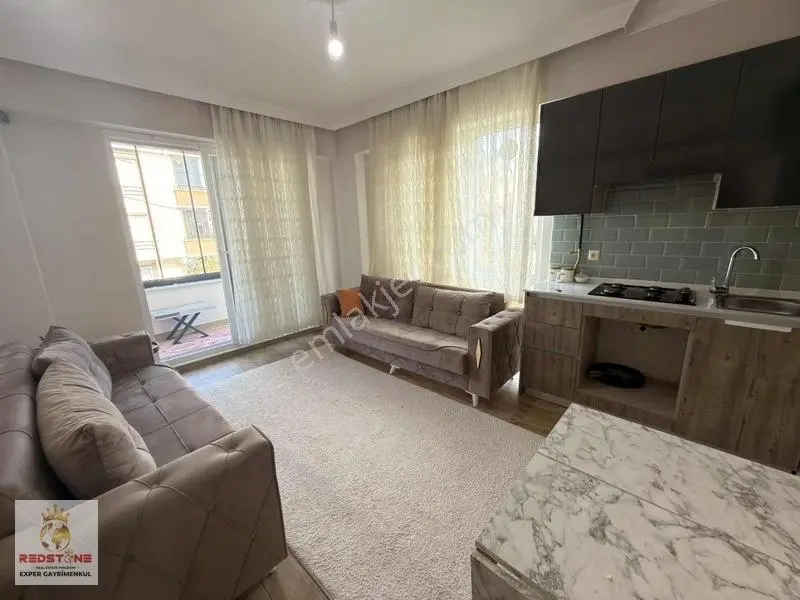 Karasuda Havuzlu Sitede Ara Kat Kombili C. Balkon Geniş 1+1 — fotoğraf 9