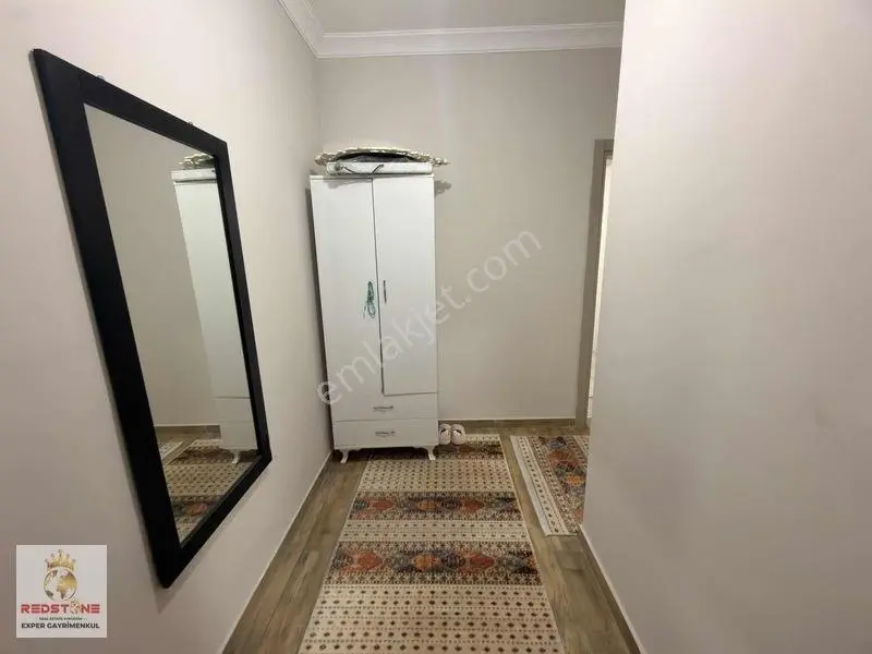 Karasuda Havuzlu Sitede Ara Kat Kombili C. Balkon Geniş 1+1 — fotoğraf 10
