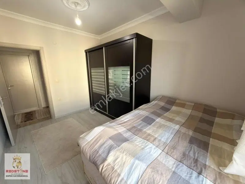 Karasuda Havuzlu Sitede Ara Kat Kombili C. Balkon Geniş 1+1 — fotoğraf 11