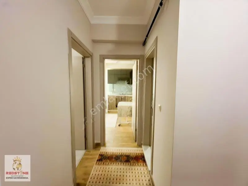 Karasuda Havuzlu Sitede Ara Kat Kombili C. Balkon Geniş 1+1 — fotoğraf 14