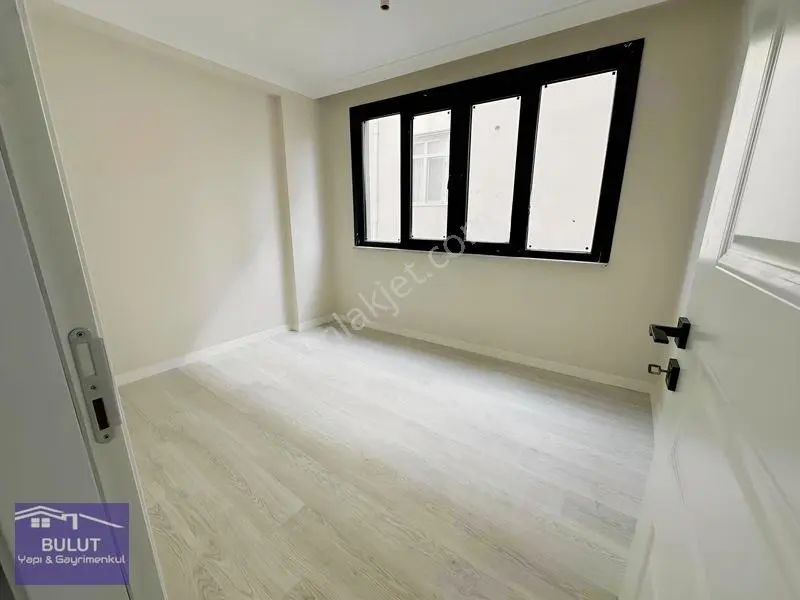 Atatürk Cd Yanıbaşında 2+1 90m2 Ters Dublex 0 Oturuma Hazır — fotoğraf 2