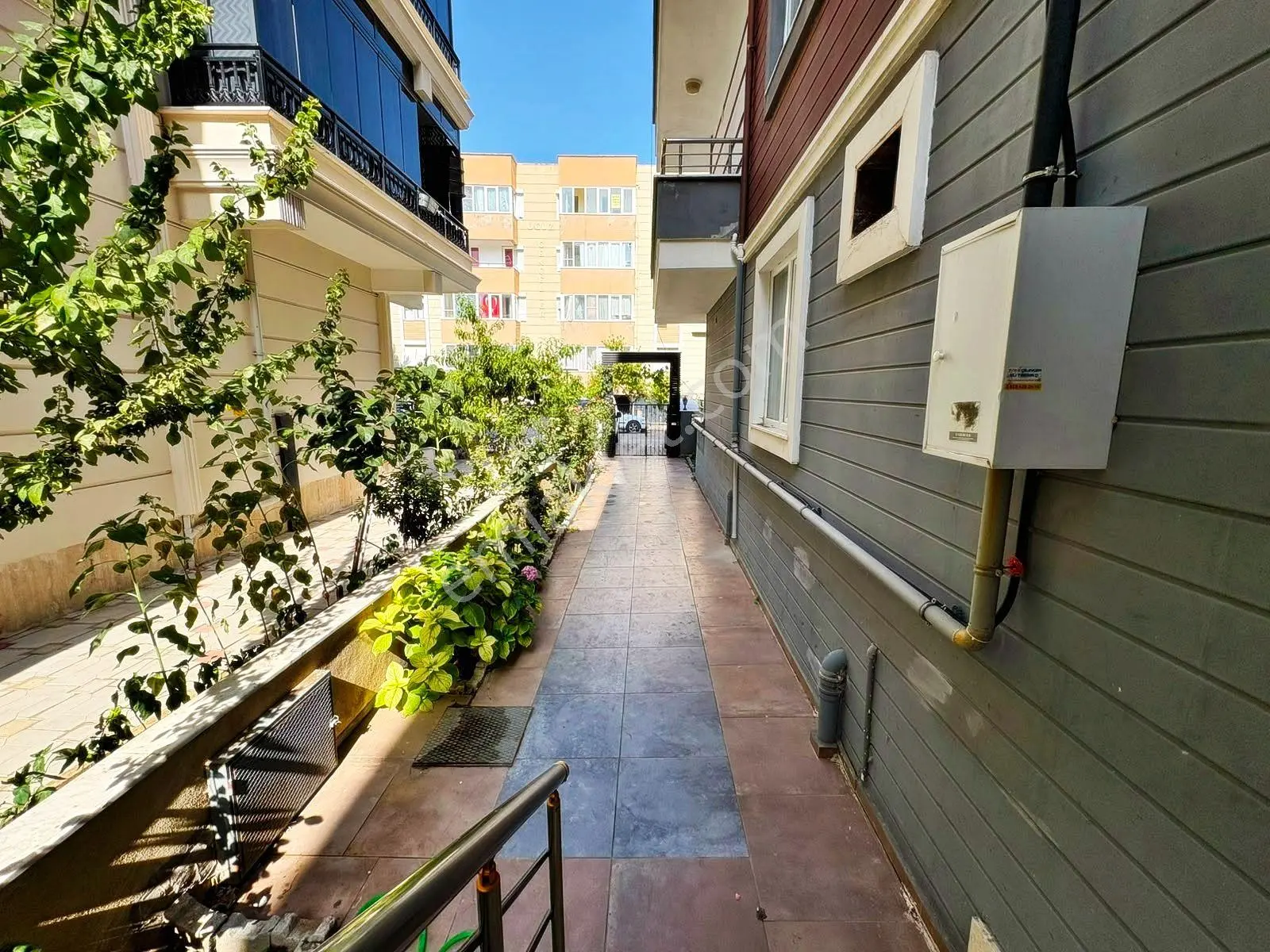 Aktiften Akçay'da Satılık Çift Balkonlu Doğalgazlı Asansörlü Lüx 2+1 Daire — fotoğraf 8