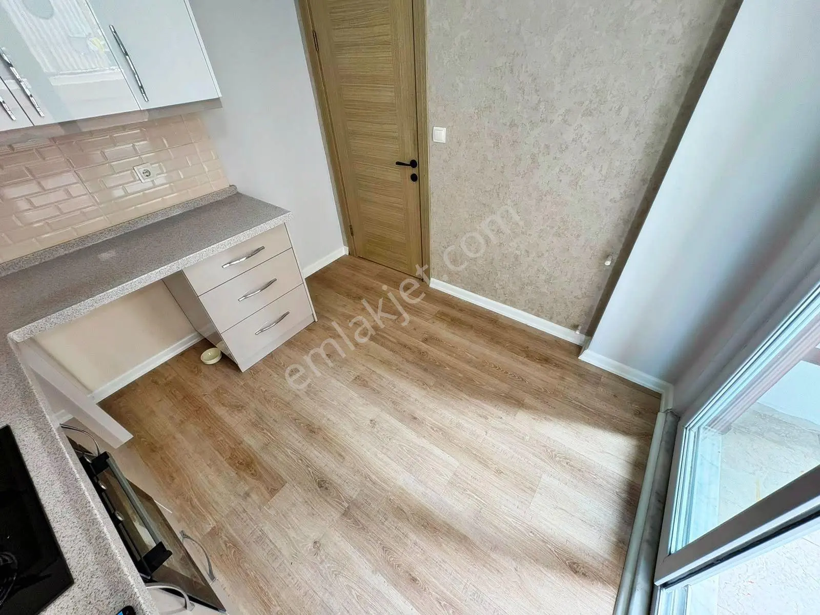 Aktiften Akçay'da Satılık Çift Balkonlu Doğalgazlı Asansörlü Lüx 2+1 Daire — fotoğraf 21