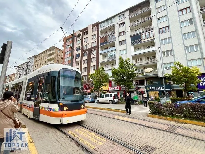 Toprak Emlak'Tan Espark Avm Karşısı / Ara Kat / Satılık 3+1