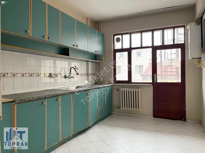Toprak Emlak'tan Espark Avm Karşısı / Ara Kat / Satılık 3+1 — fotoğraf 8