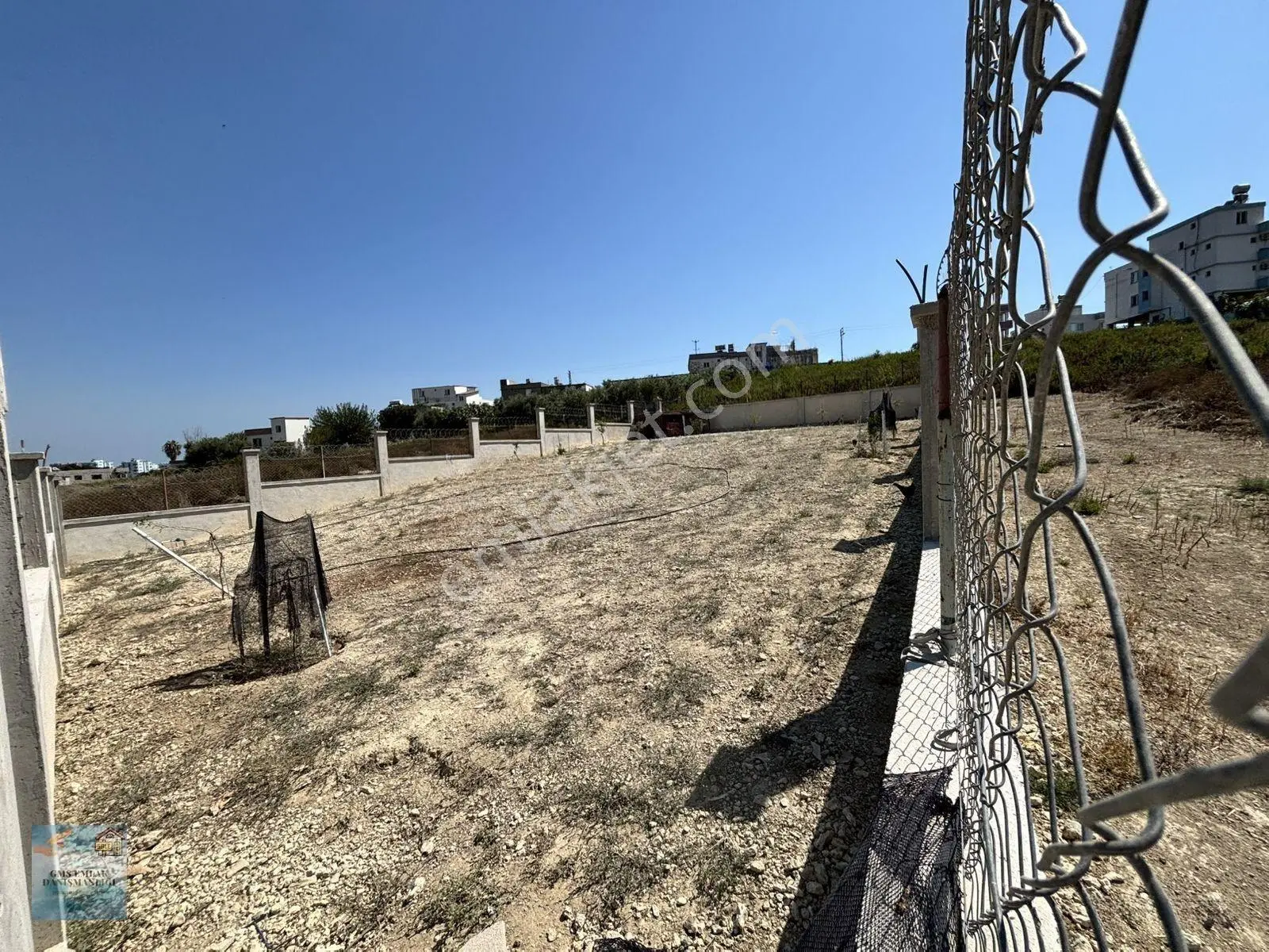 Gms Emlak’tan Karataş’ta Havlu Duvarı Çekilmiş Satılık Eşsiz 550m² Mükemmel Konumda Kaçırılmaz Arsa — fotoğraf 2
