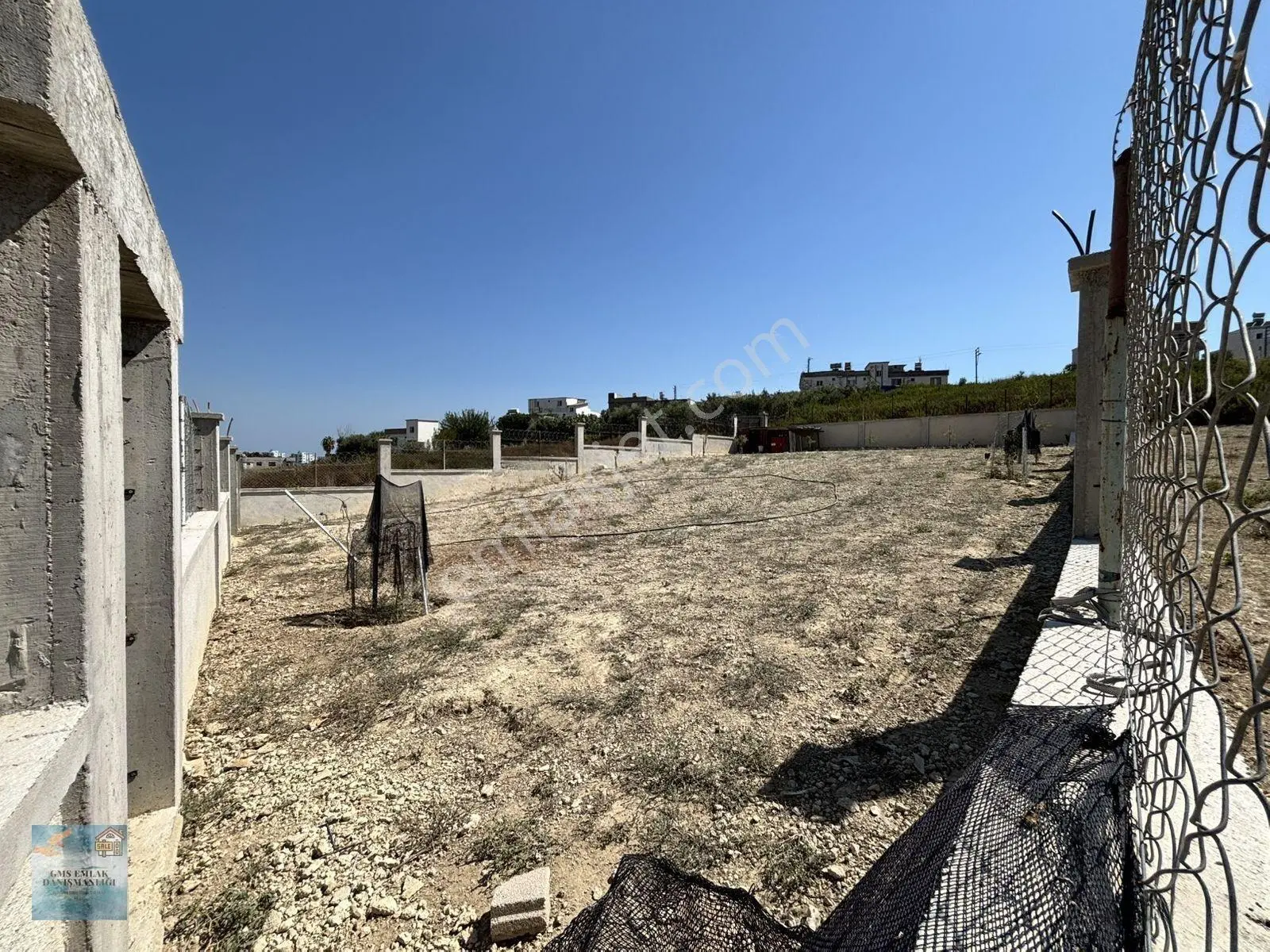 Gms Emlak’tan Karataş’ta Havlu Duvarı Çekilmiş Satılık Eşsiz 550m² Mükemmel Konumda Kaçırılmaz Arsa — fotoğraf 3