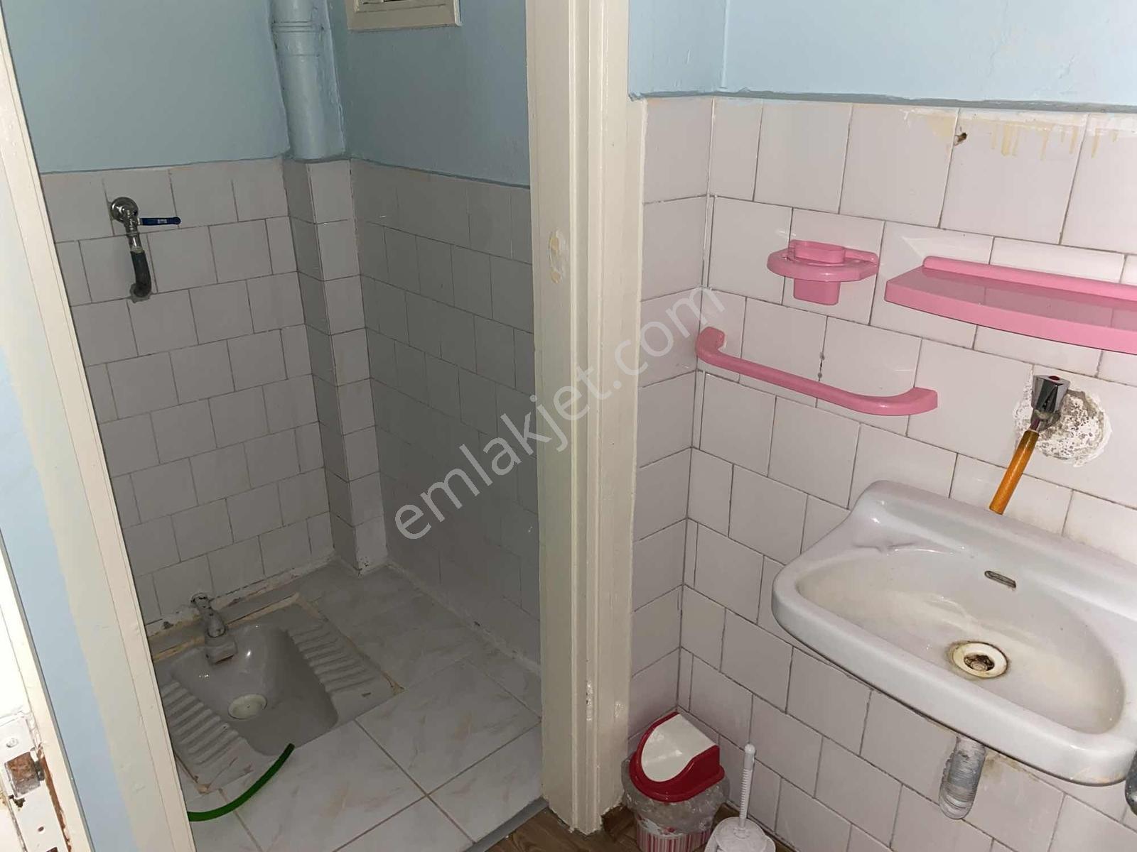 Finalden Barajyolu Adana Koleji Civarı Bulvar Üzeri 2+1 Eşyalı — fotoğraf 12