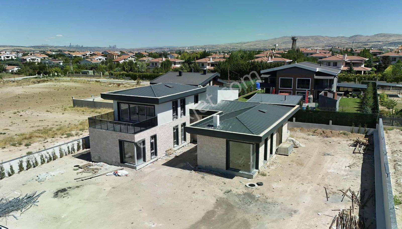 Gölbaşı Ballıkpınarda 1500 M2 Arsa Paylı 6+2 Müstakil Villa