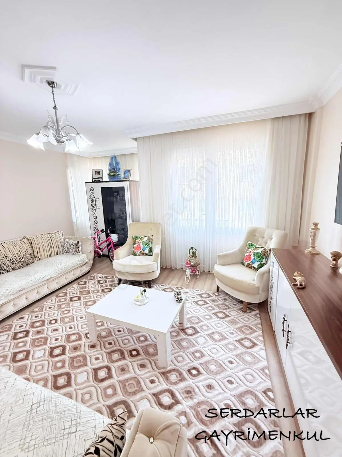 Serdarlar Gayrimenkul'den Cumhuriyet Mah 130 M2 Temiz Bakımlı — fotoğraf 2
