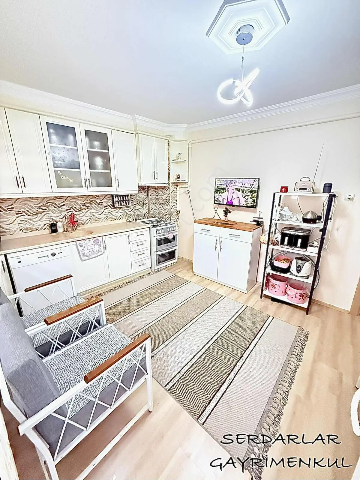Serdarlar Gayrimenkul'den Cumhuriyet Mah 130 M2 Temiz Bakımlı — fotoğraf 6