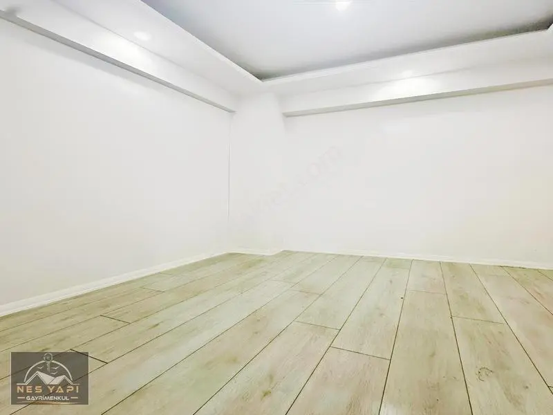 Metrobüse 5 Dk Sıfır İskanlı Arakat Daire!! — fotoğraf 11