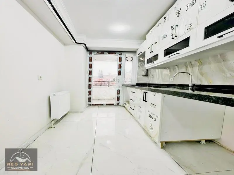 Metrobüse 5 Dk Sıfır İskanlı Arakat Daire!! — fotoğraf 15