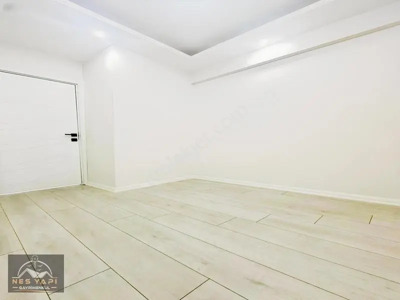Metrobüse 5 Dk Sıfır İskanlı Arakat Daire!! — fotoğraf 16