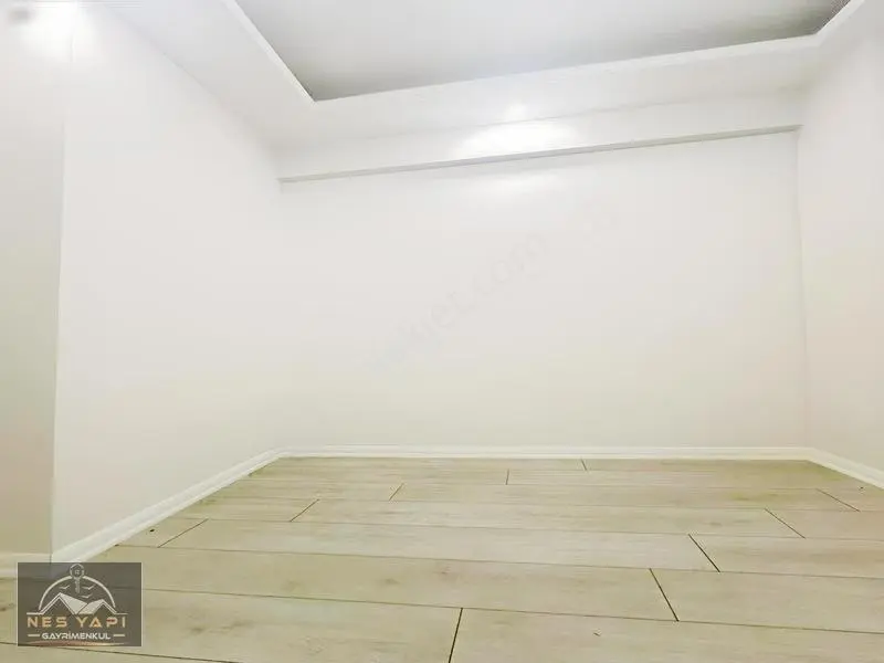 Metrobüse 5 Dk Sıfır İskanlı Arakat Daire!! — fotoğraf 23