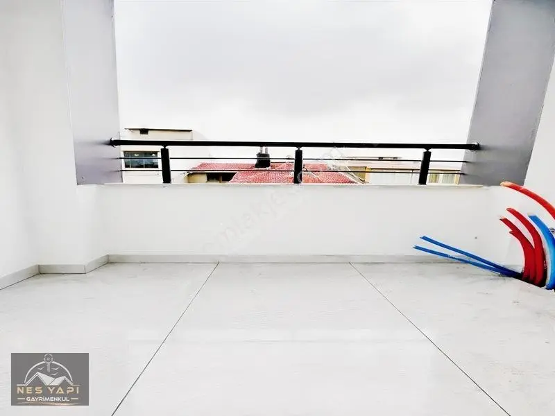 Metrobüse 5 Dk Sıfır İskanlı Arakat Daire!! — fotoğraf 25