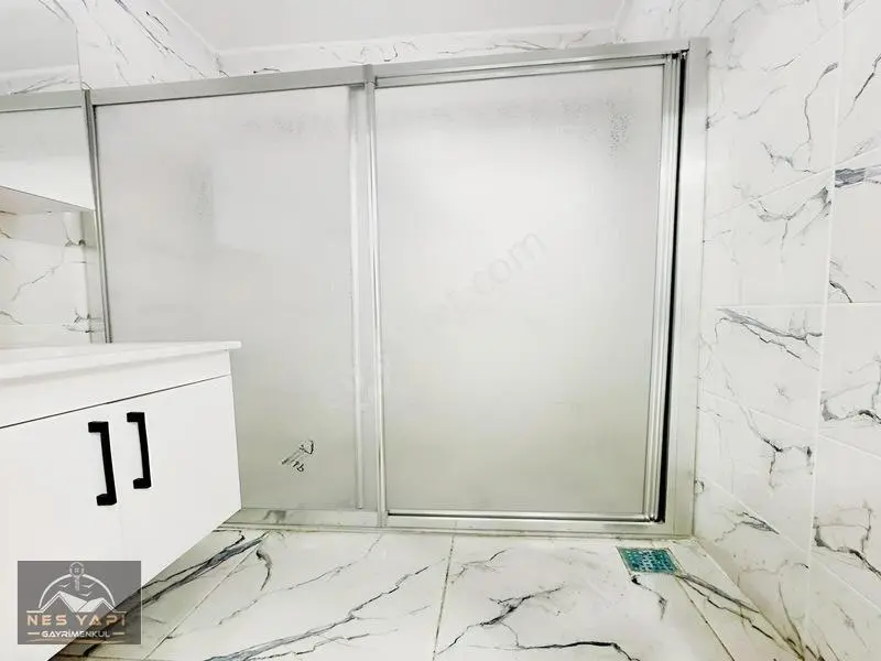 Metrobüse 5 Dk Sıfır İskanlı Arakat Daire!! — fotoğraf 27