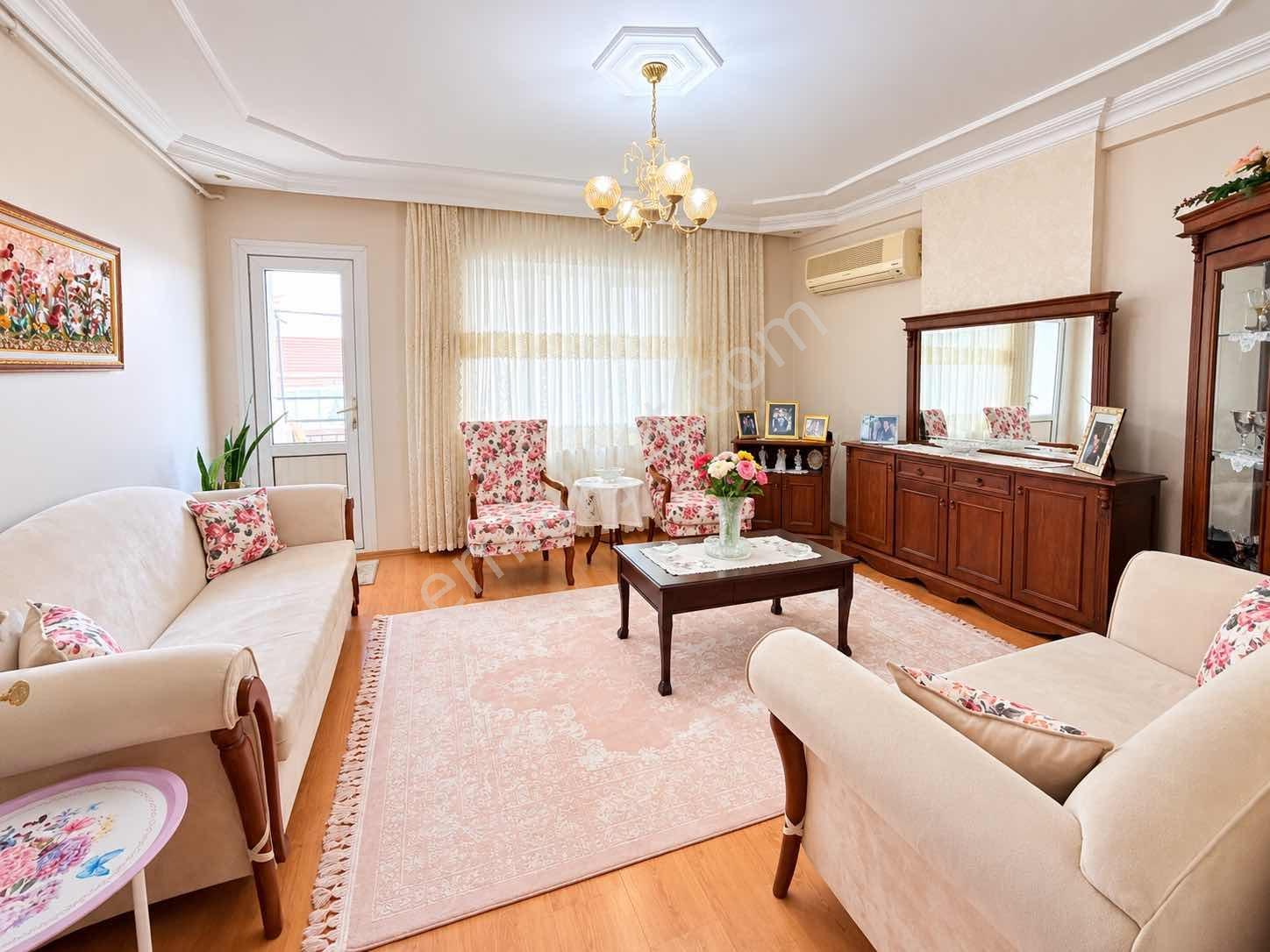 Serdarlar Gayrimenkulden 148 M2 Çarşı Merkez'de — fotoğraf 3