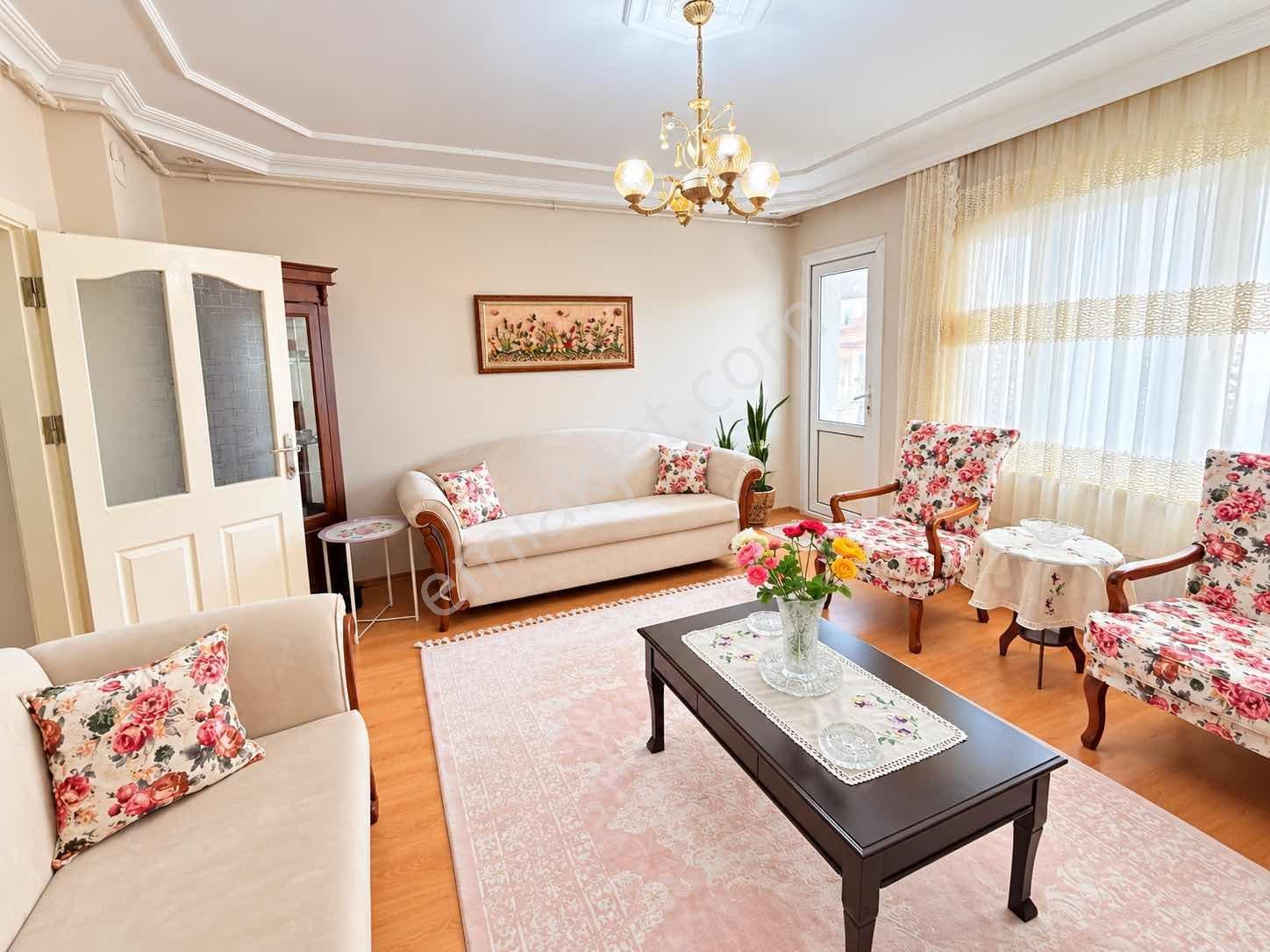 Serdarlar Gayrimenkulden 148 M2 Çarşı Merkez'de — fotoğraf 7