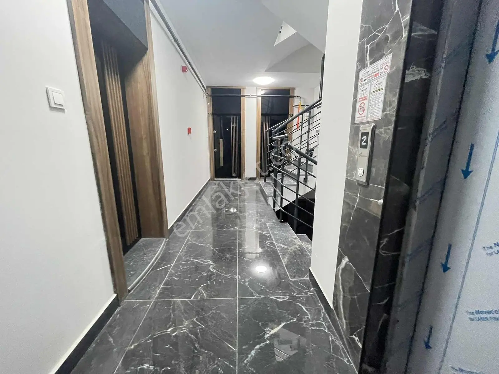''alaçatı''dan Cadde Ye 3 Dak Mesafede Satılık 4+1 Daire — fotoğraf 27
