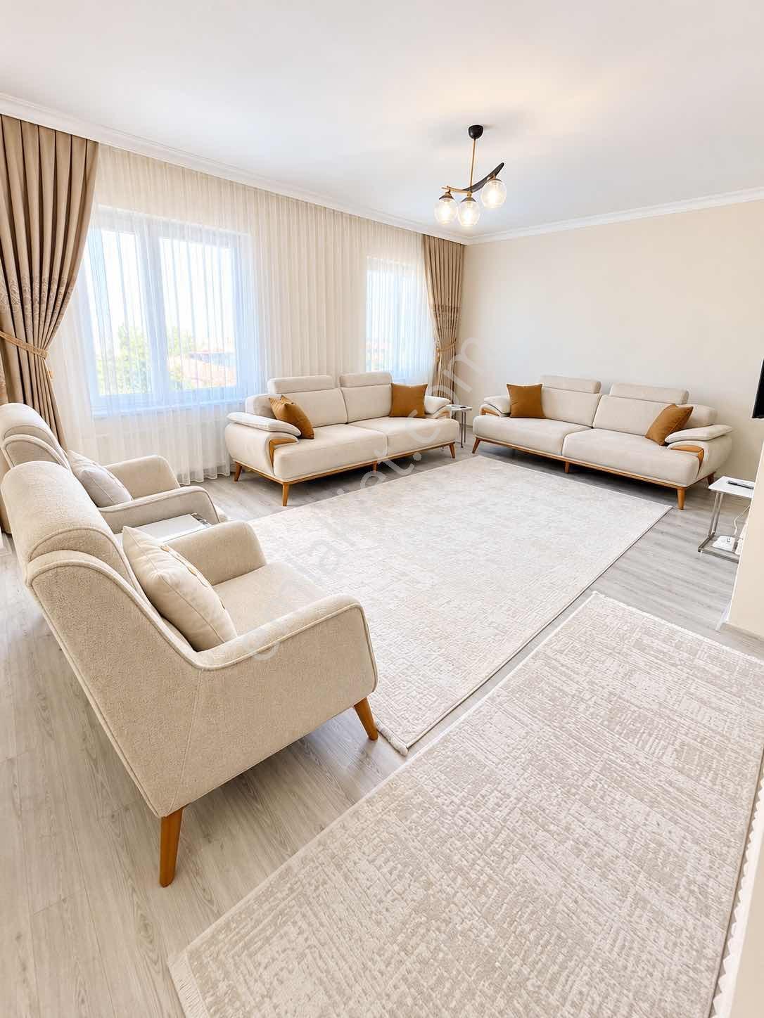 Serdarlar Gayrimenkul Bahçeli Brüt 190 M2 — fotoğraf 2