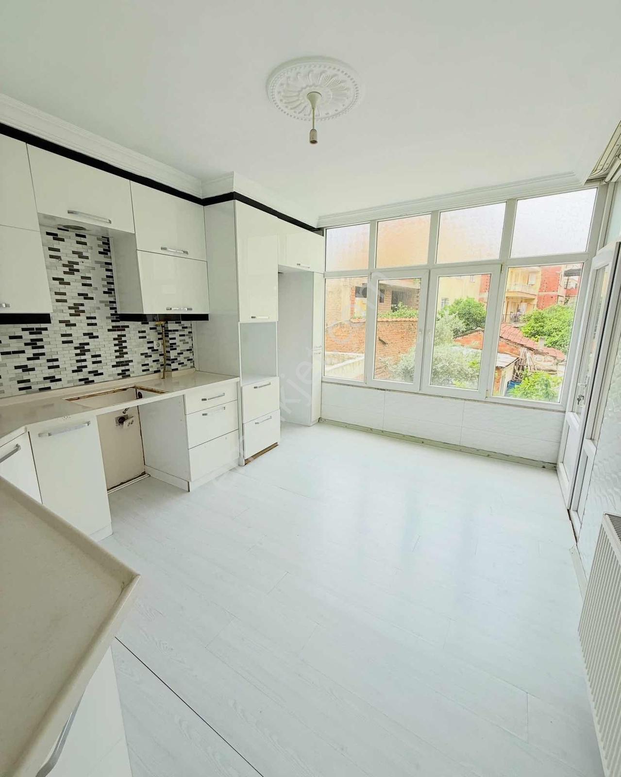 Acarlar Mah Zeminüstü 2.kat 135 M2 Temiz Bakımlı — fotoğraf 2