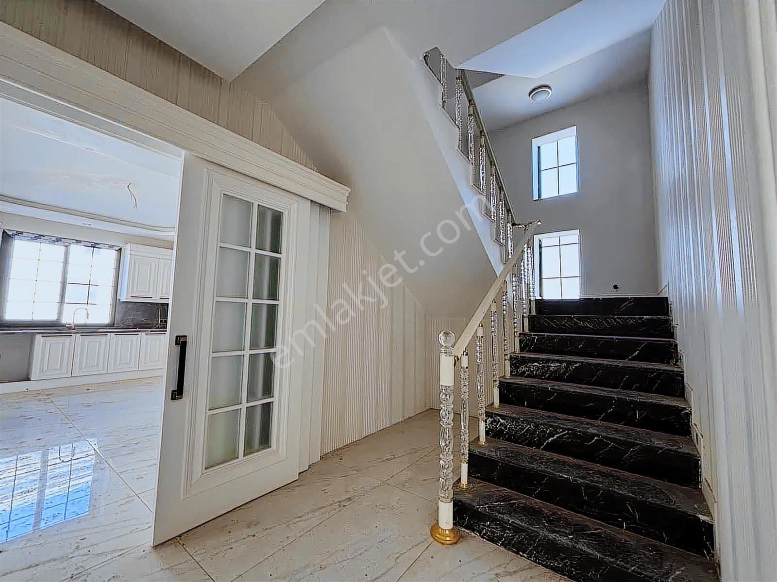 Rotasyon'dan Aras Arya Villalarında Satılık 6+1 Tripleks Villa — fotoğraf 2