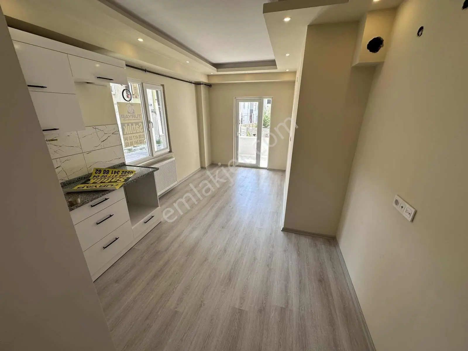 2+0 90 M2 Merkezi Konumda, 2 Yaşında, Krediye Ve Yatırıma Uygun — fotoğraf 2