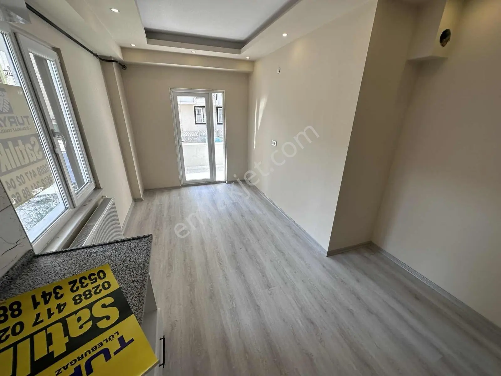 2+0 90 M2 Merkezi Konumda, 2 Yaşında, Krediye Ve Yatırıma Uygun — fotoğraf 3