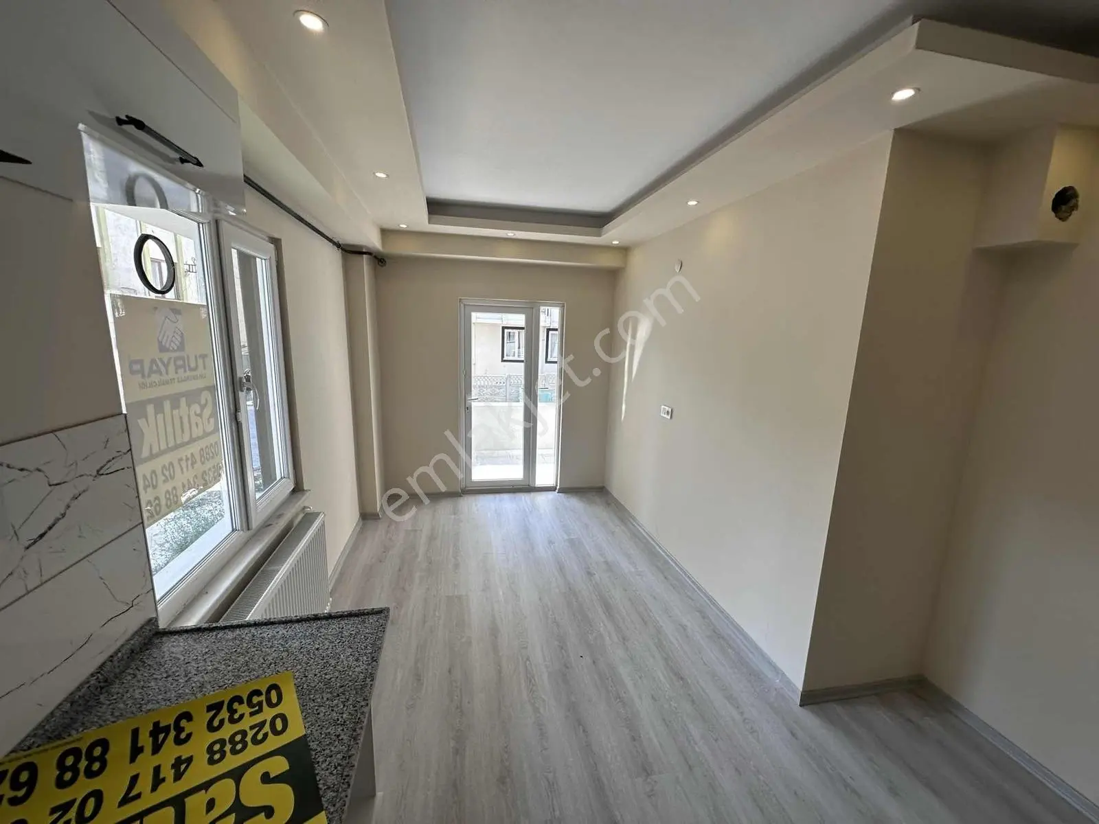 2+0 90 M2 Merkezi Konumda, 2 Yaşında, Krediye Ve Yatırıma Uygun — fotoğraf 4