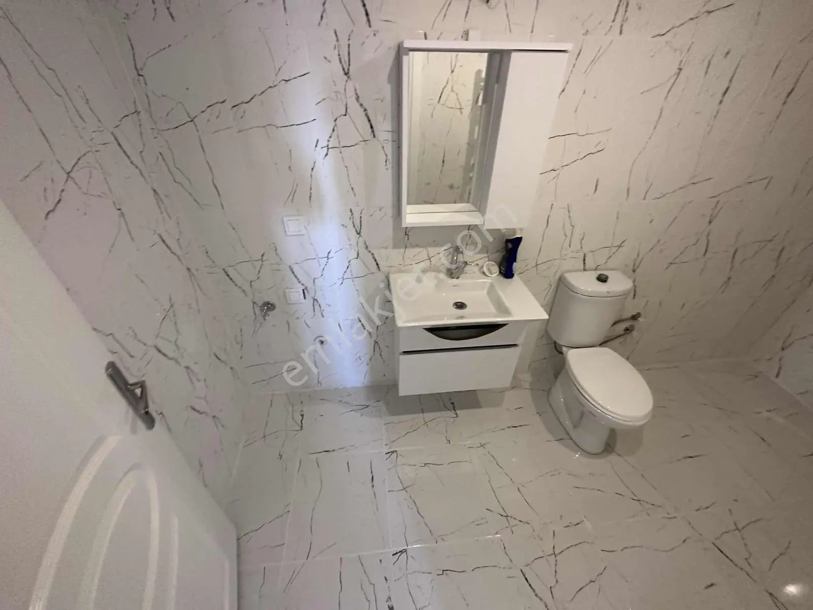 2+0 90 M2 Merkezi Konumda, 2 Yaşında, Krediye Ve Yatırıma Uygun — fotoğraf 13