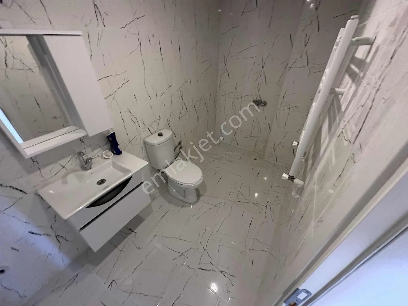 2+0 90 M2 Merkezi Konumda, 2 Yaşında, Krediye Ve Yatırıma Uygun — fotoğraf 14