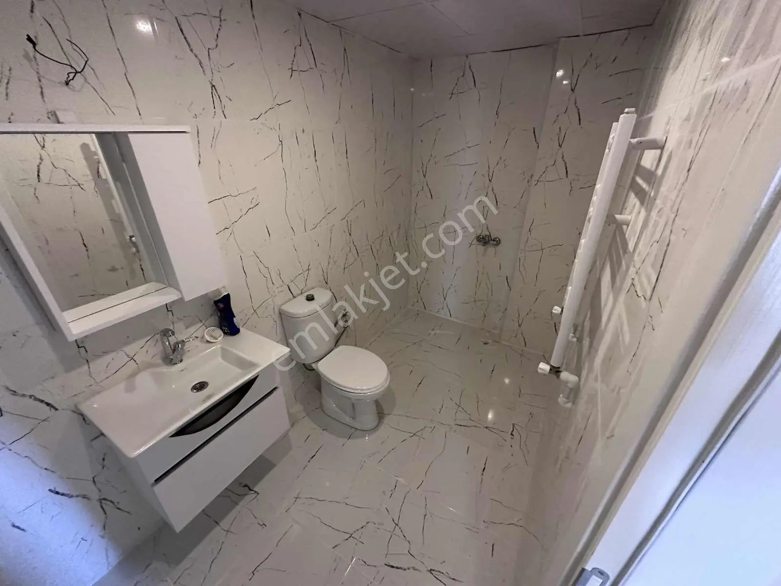 2+0 90 M2 Merkezi Konumda, 2 Yaşında, Krediye Ve Yatırıma Uygun — fotoğraf 15