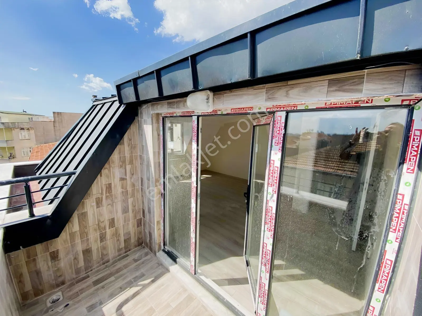 Güngören Merkez Mahallesin De Mafsal Kat 2+1 Teraslı Daire — fotoğraf 2