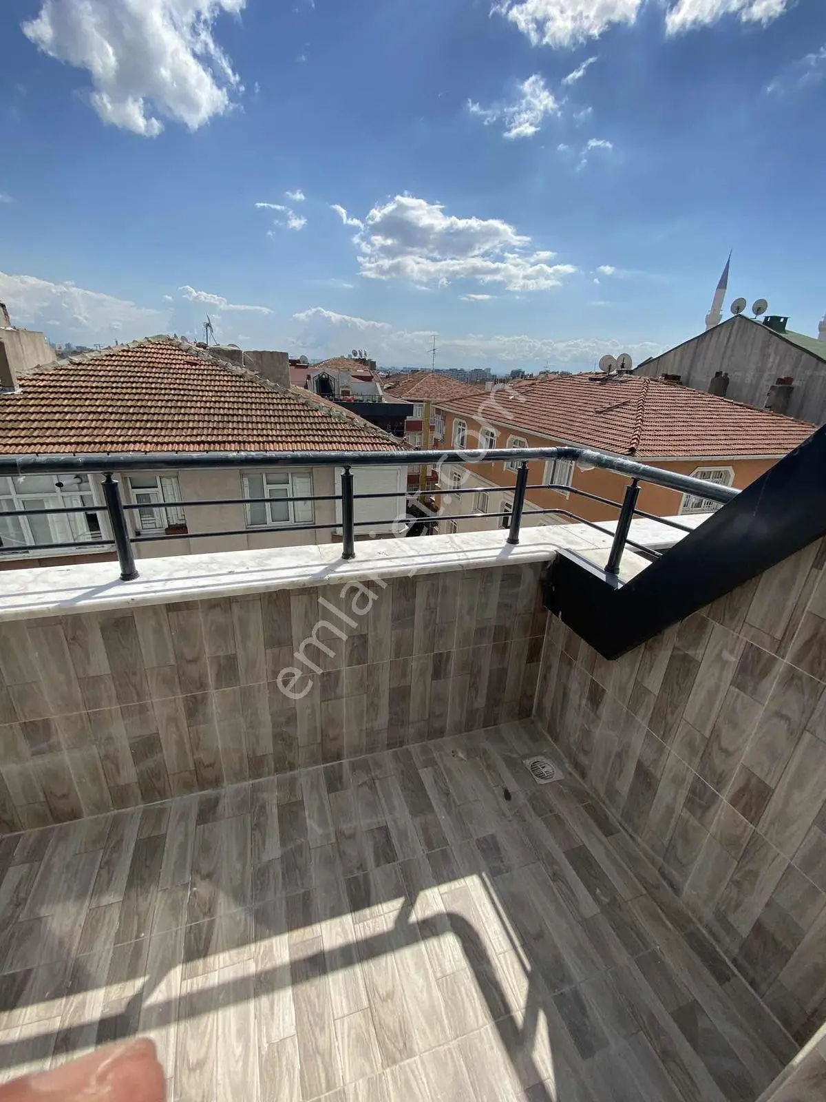 Güngören Merkez Mahallesin De Mafsal Kat 2+1 Teraslı Daire — fotoğraf 3