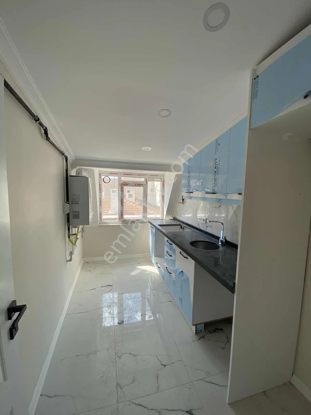 Güngören Merkez Mahallesin De Mafsal Kat 2+1 Teraslı Daire — fotoğraf 6